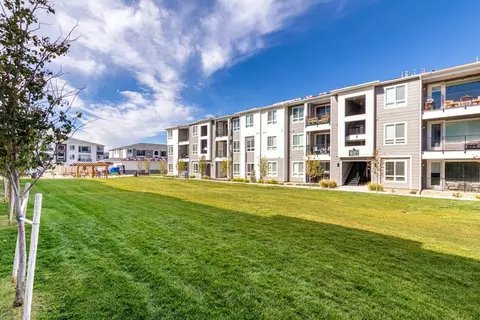 6153 N Ceylon St Unit #BLDG 3, Denver, CO 80249