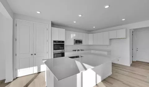 8655 N Halloran Ct, Lake Point, UT 84074