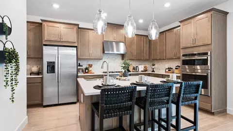 Kitchen - 7895 Interstellar Ave, Sarasota, FL 34241 photo 10 of 11