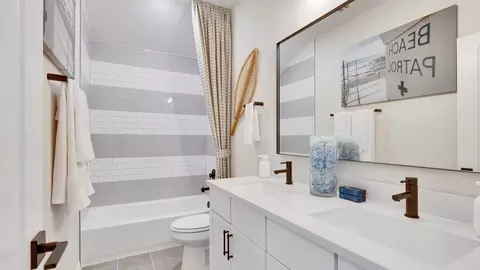 Bath - 241 Mango Cir, Buda, TX 78610 photo 7 of 8