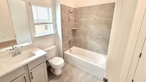 Bath - 241 Mango Cir, Buda, TX 78610 photo 3 of 8