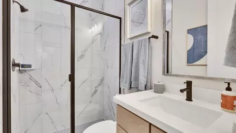 Bath - 241 Mango Cir, Buda, TX 78610 photo 6 of 8