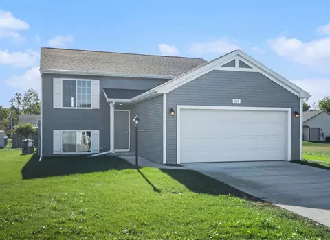 50679 Hunters Edge Dr, Elkhart, IN 46514