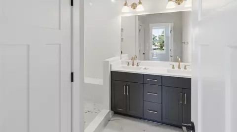 Bath - 11616 Switch Dr, Midlothian, VA 23113 photo 3 of 3