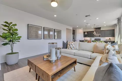 Living - 1419 Roebling St, Lincoln, CA 95648 photo 2 of 4