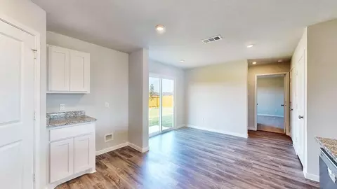 Entry Way - 117 Irelyn Dr, Cleburne, TX 76031 photo 1 of 5