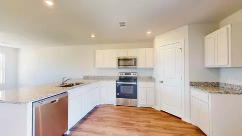 Kitchen - 117 Irelyn Dr, Cleburne, TX 76031 photo 2 of 9