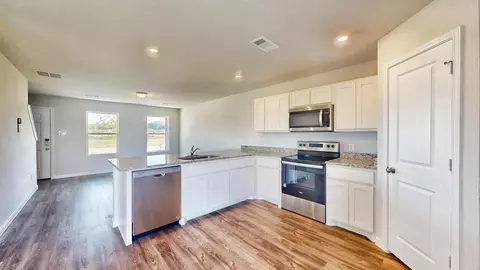 Kitchen - 117 Irelyn Dr, Cleburne, TX 76031 photo 3 of 9