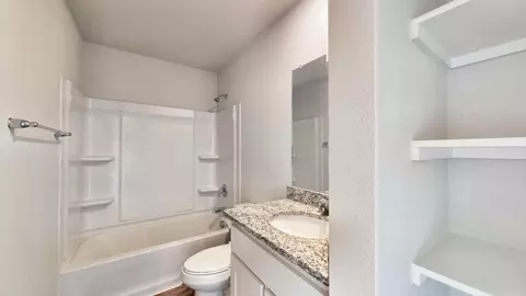 Bath - 117 Irelyn Dr, Cleburne, TX 76031 photo 1 of 5