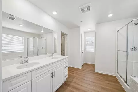 Bath - 1243 Trojan Cir, Perris, CA 92571 photo 1 of 1