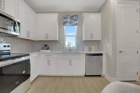 Kitchen - 6406 Rover Way, Saint Cloud, FL 34771 photo 7 of 7