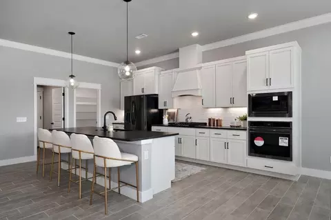 Kitchen - 805 Klenc Rd, Springdale, AR 72762 photo 10 of 15