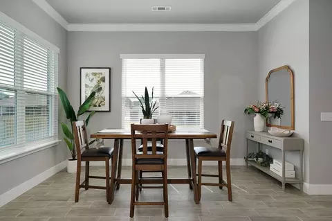 Dining - 805 Klenc Rd, Springdale, AR 72762 photo 3 of 4