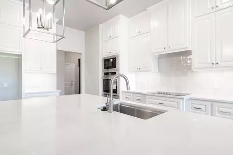Kitchen - 1624 E Deer Meadows Dr, Perkins, OK 74059 photo 1 of 5