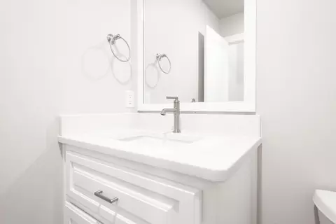 Bath - 1624 E Deer Meadows Dr, Perkins, OK 74059 photo 6 of 8