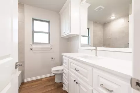 Bath - 1624 E Deer Meadows Dr, Perkins, OK 74059 photo 4 of 8
