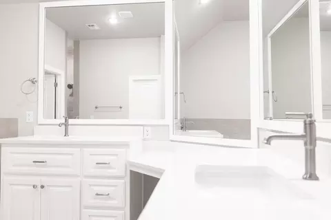 Bath - 1624 E Deer Meadows Dr, Perkins, OK 74059 photo 1 of 8