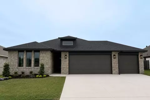 3305 Gunnison River Dr, Yukon, OK 73099