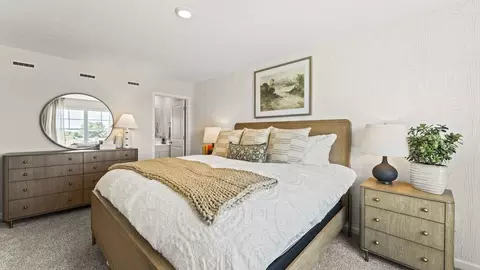 Bedroom - 98 Bancroft Cv, Jackson, TN 38305 photo 3 of 8