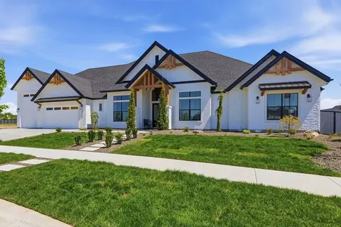 Exterior - 2176 N Pillar Falls Way, Eagle, ID 83616 photo 2 of 5