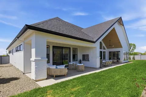 Exterior - 2176 N Pillar Falls Way, Eagle, ID 83616 photo 4 of 5