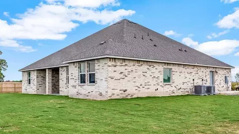 Exterior - 1013 Sydney Blvd, Thorndale, TX 76577 photo 4 of 5