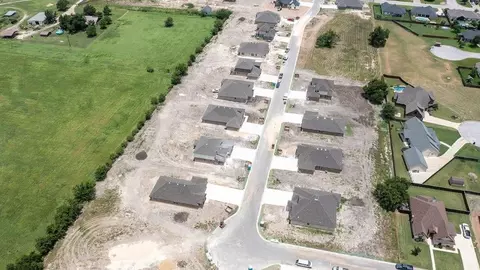 View/Area - 1013 Sydney Blvd, Thorndale, TX 76577 photo 5 of 9