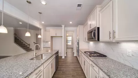 Kitchen - 4033 Samaritan Ln, Denver, NC 28037 photo 4 of 8
