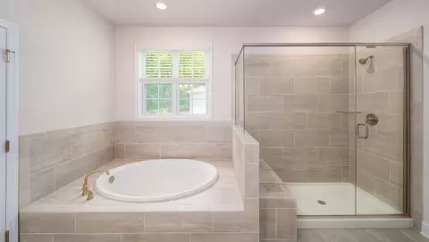 Bath - 4033 Samaritan Ln, Denver, NC 28037 photo 3 of 12