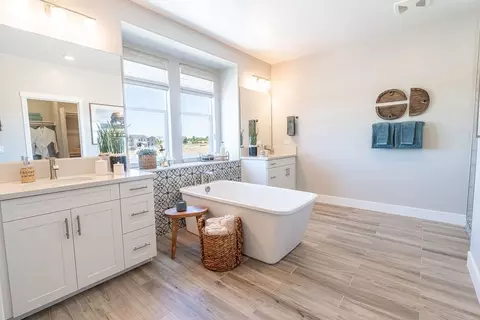 Bath - 1165 Cask Rd, Paso Robles, CA 93446 photo 5 of 11