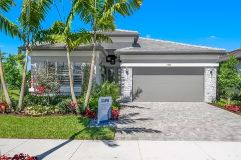 2668 Durham Cir, Naples, FL 34112