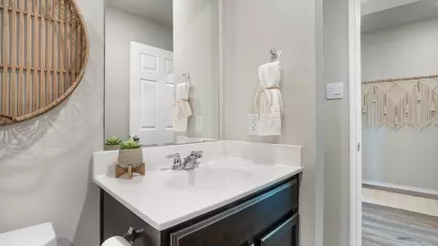 Bath - 1428 Newey Cir, Temple, TX 76504 photo 7 of 9
