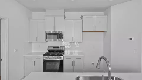 Kitchen - 870 Old Station Pointe, Angier, NC 27501 photo 5 of 10