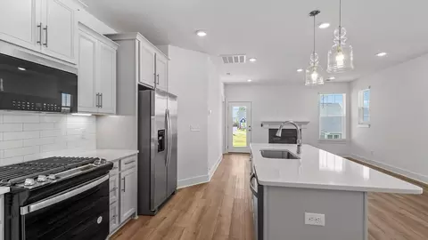 Entry Way - 870 Old Station Pointe, Angier, NC 27501 photo 2 of 13