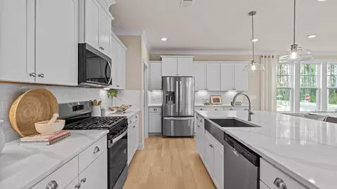 Kitchen - 870 Old Station Pointe, Angier, NC 27501 photo 7 of 10