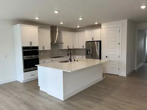 Kitchen - 624 Sunbeam Pl, Sequim, WA 98382 photo 1 of 4