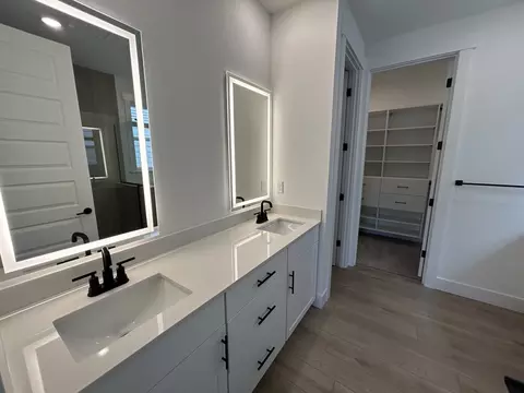 Bath - 624 Sunbeam Pl, Sequim, WA 98382 photo 1 of 4
