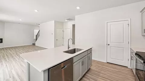 Kitchen - 472 Dazzle Loop, Newton, NC 28658 photo 2 of 7