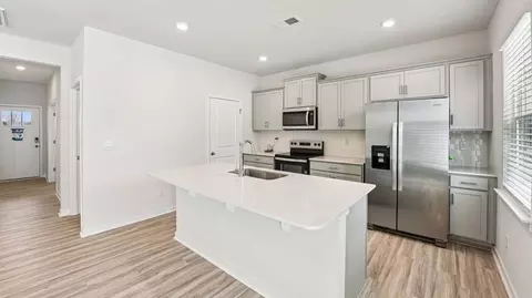 Kitchen - 472 Dazzle Loop, Newton, NC 28658 photo 3 of 7