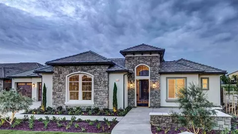 Exterior - 20243 Ventana Hills Dr, Clovis, CA 93619 photo 5 of 10