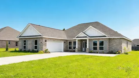 6624 Palm Pointe Dr, Ocean Springs, MS 39564