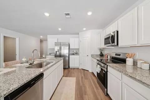Kitchen - 105 Foxford Dr, Conway, SC 29526 photo 2 of 6