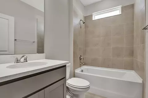 Bath - 277 Applejack Dr, Saint Augustine, FL 32092 photo 2 of 10
