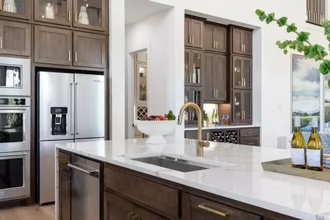 Kitchen - 2113 Tupelo Trl, Argyle, TX 76226 photo 6 of 12