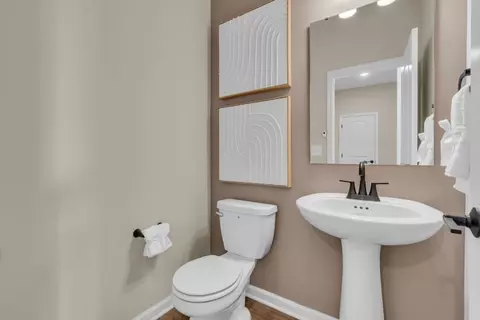 Bath - 6553 Creststone Ct, Plainfield, IN 46168 photo 2 of 7