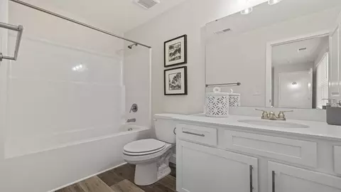 Bath - 479 Adhurst Dr, Enoree, SC 29335 photo 2 of 5