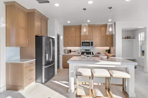 Kitchen - 1502 Silver Canoe Loop, Logan, UT 84321 photo 4 of 6