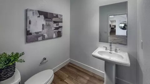 Bath - 7957 Floyd Glenn Wise Dr, Tracy, CA 95377 photo 3 of 5