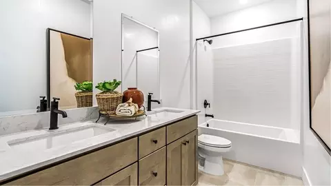 Bath - 3916 Hacienda St, Shafter, CA 93263 photo 1 of 3