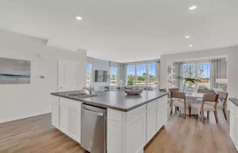 Kitchen - 5975 Hawkweed Dr, Naperville, IL 60564 photo 7 of 7